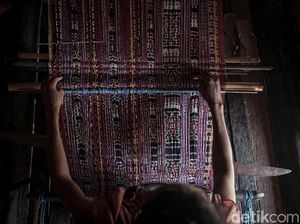 Melihat Pembuatan Kain Tenun Khas Suku Umamae Malaka