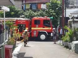 Kebakaran di Matraman Jaktim, 20 Unit Mobil Damkar ke TKP