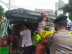 Aksi 1812, Polisi Amankan Ambulans @laskarsyuhada_ipmm Bawa Logistik
