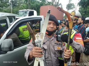 6 Santri di Bandung Kedapatan Bawa Panah Saat Operasi Penyekatan Aksi 1812 6 Santri di Bandung Kedapatan Bawa Panah Saat Operasi Penyekatan Aksi 1812