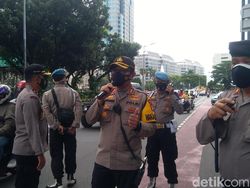 Polisi ke Massa Aksi 1812: Yang Tak Mau Dirapid Test, Jangan Berkumpul