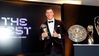 Robert Lewandowski juga punya dua gelar The Best FIFA. Setelah tahun 2020, ia kembali meraihnya di tahun 2021. Foto: (Marco Donato-FC Bayern/Pool via /Pool)