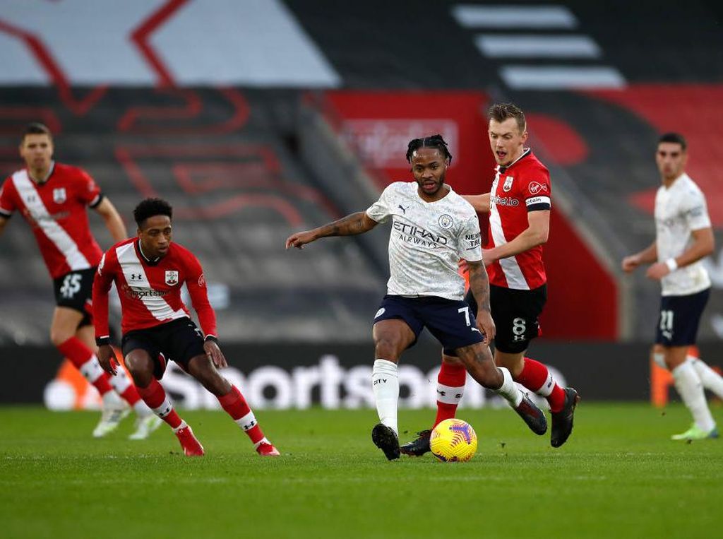 Gol Sterling Bawa Man City Ungguli Southampton di Babak I Gol Sterling Bawa Man City Ungguli Southampton di Babak I