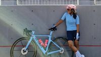 7 Gaya Artis Hobi Road Bike, Pakai Jersey Jutaan Rupiah