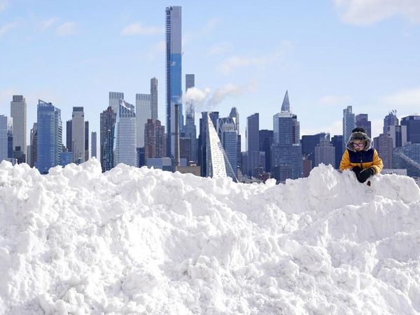 Jelang Natal, AS Diselimuti Salju Tebal