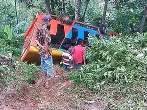 Detik-detik Horor Kecelakaan Maut Odong-odong Masuk Jurang di Batang Detik-detik Horor Kecelakaan Maut Odong-odong Masuk Jurang di Batang