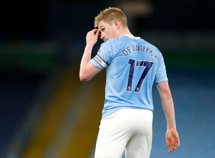 MANCHESTER, ENGLAND - DECEMBER 15: Kevin De Bruyne of Manchester City reacts during the Premier League match between Manchester City and West Bromwich Albion at Etihad Stadium on December 15, 2020 in Manchester, England. The match will be played without fans, behind closed doors as a Covid-19 precaution.  (Photo by Clive Brunskill/Getty Images)