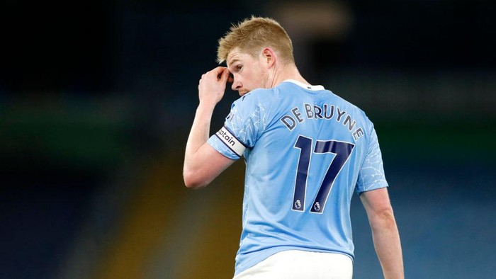 MANCHESTER, ENGLAND - DECEMBER 15: Kevin De Bruyne of Manchester City reacts during the Premier League match between Manchester City and West Bromwich Albion at Etihad Stadium on December 15, 2020 in Manchester, England. The match will be played without fans, behind closed doors as a Covid-19 precaution.  (Photo by Clive Brunskill/Getty Images)