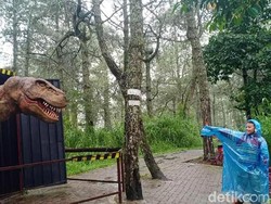 Ada Pesan Tersirat dalam Pertunjukan Dinosaurus yang Sempat Viral