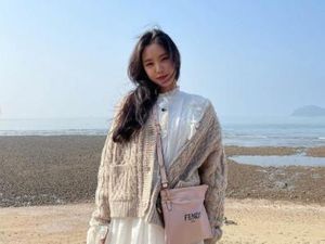 Welcome! Naeun Apink Resmi Gabung YG Entertainment