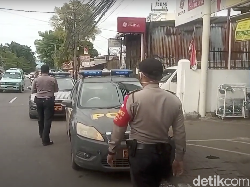 Polisi Sambangi Petamburan, Cek Protokol Kesehatan Covid-19