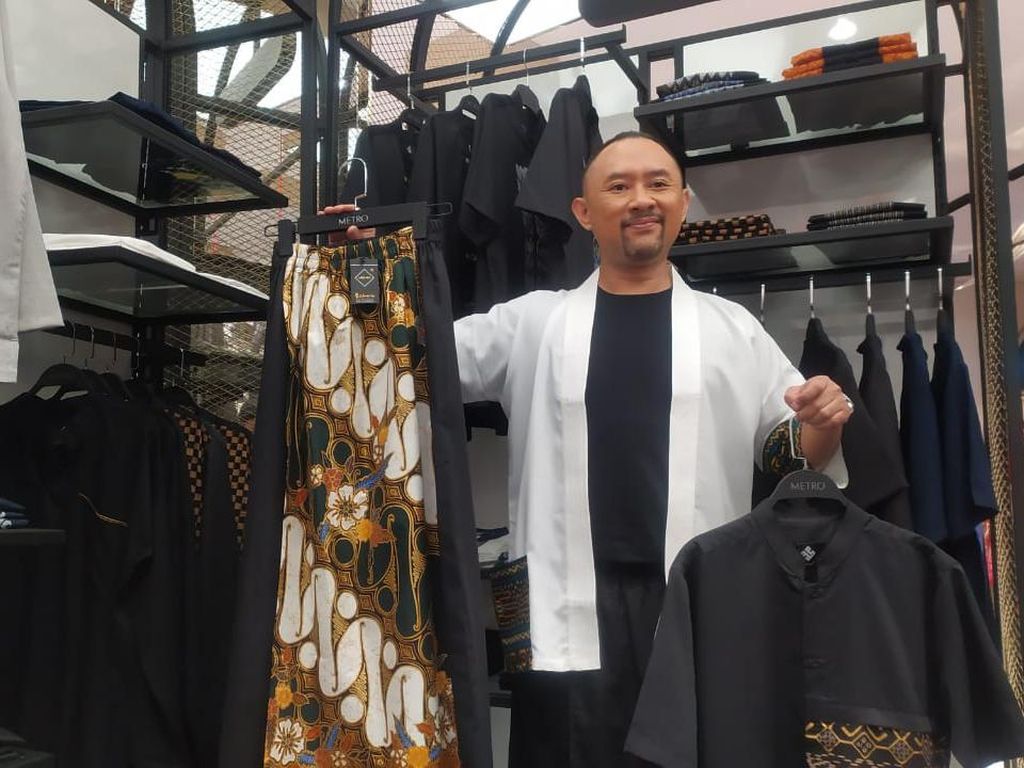 Berawal dari Iseng, Ronal Surapradja Rambah Bisnis Fashion Berawal dari Iseng, Ronal Surapradja Rambah Bisnis Fashion