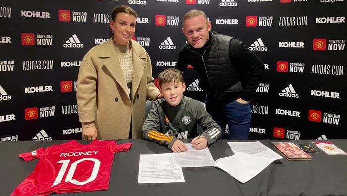 Putra Wayne Rooney, Kai, gabung akademi Manchester United