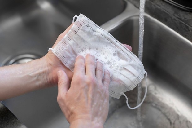 Bilas Masker pada air mengalir/Sumber:instagram.com/acteevbyascend