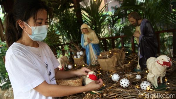 Gereja Theresia Bersolek Menyambut Natal
