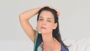 Katie Holmes Ultah ke-42, Wajahnya Awet Muda Banget!