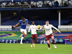 Arsenal Tertinggal 1-2 dari Everton