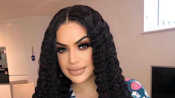 Penampilan Mantan Resepsionis yang Terobsesi Punya Bokong Terseksi