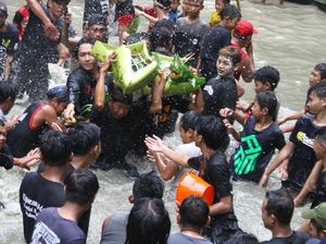 Mengenal Tradisi Keduk Beji di Ngawi