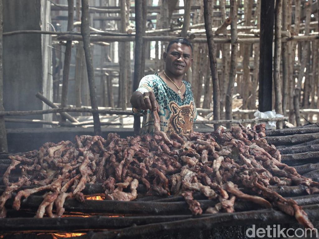 Mengintip Pembuatan Sei, Olahan Daging Khas NTT Mengintip Pembuatan Sei, Olahan Daging Khas NTT