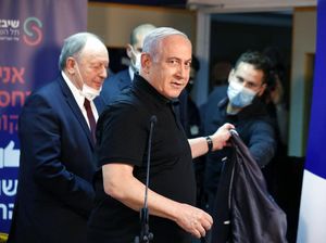 Patung Bugil Mirip PM Netanyahu Muncul di Alun-alun Tel Aviv