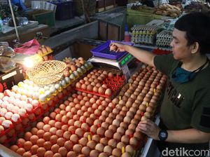 Jelang Nataru, Harga Telur Ayam di Bandung Tembus Rp 29.000/Kg