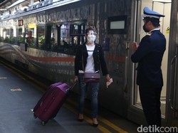 Daop 8 Siapkan 64 Lokomotif dan 389 Gerbong KA Jelang Libur Nataru