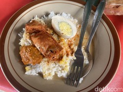 Sego Cawuk Bu Mantih: Sarapan Nasi Kuah khas Banyuwangi yang Legendaris