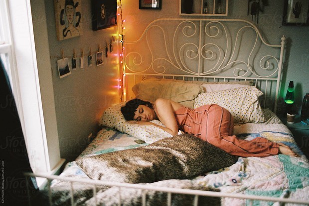 Akhir-akhir ini dicuaca dingin musim hujan, tidur yang cukup terasa seperti kemewahan karena tidur sangat penting untuk menjaga kesehatan.