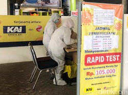 Layanan Rapid Antigen di Stasiun Gambir Membeludak
