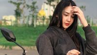 Anya Geraldine, Antara Motor Skutik dan SIM C yang Bikin Netizen Salfok