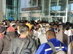 Tadi Pagi, Terminal 2 Bandara Soekarno Hatta Ramai Antrean Rapid Test