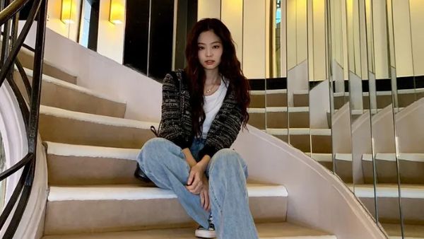 8 Gaya Kasual Jennie Blackpink Pakai Chanel, Kelihatan Santai Tapi Mahal