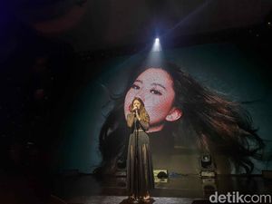 Perayaan Mewah Sweet Seventeen Ala Penyanyi Baru Surabaya di Tengah Pandemi Perayaan Mewah Sweet Seventeen Ala Penyanyi Baru Surabaya di Tengah Pandemi
