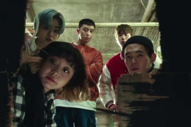 Cuplikan adegan dalam drama Itaewon Class/Sumber/Soompi Cuplikan adegan dalam drama Itaewon Class yang dibintangi oleh Park Seo Joon.