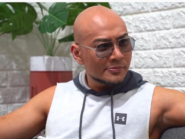 deddy corbuzier cerita soal hilang keperjakaan pertama kali.
