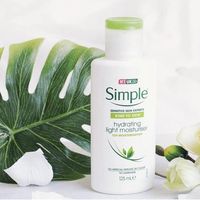 kegunaan hydrating light moisturiser simple