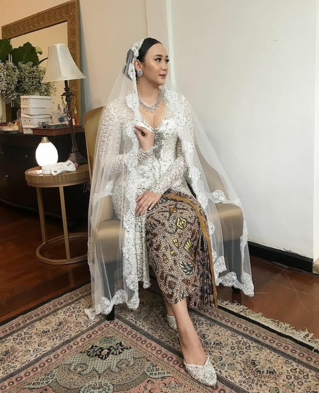 Detail Kebaya Pernikahan Dinar Amanda
