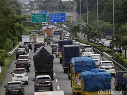 Hampir Sejuta Kendaraan ke Luar Jakarta Via Tol Sepekan Jelang Natal