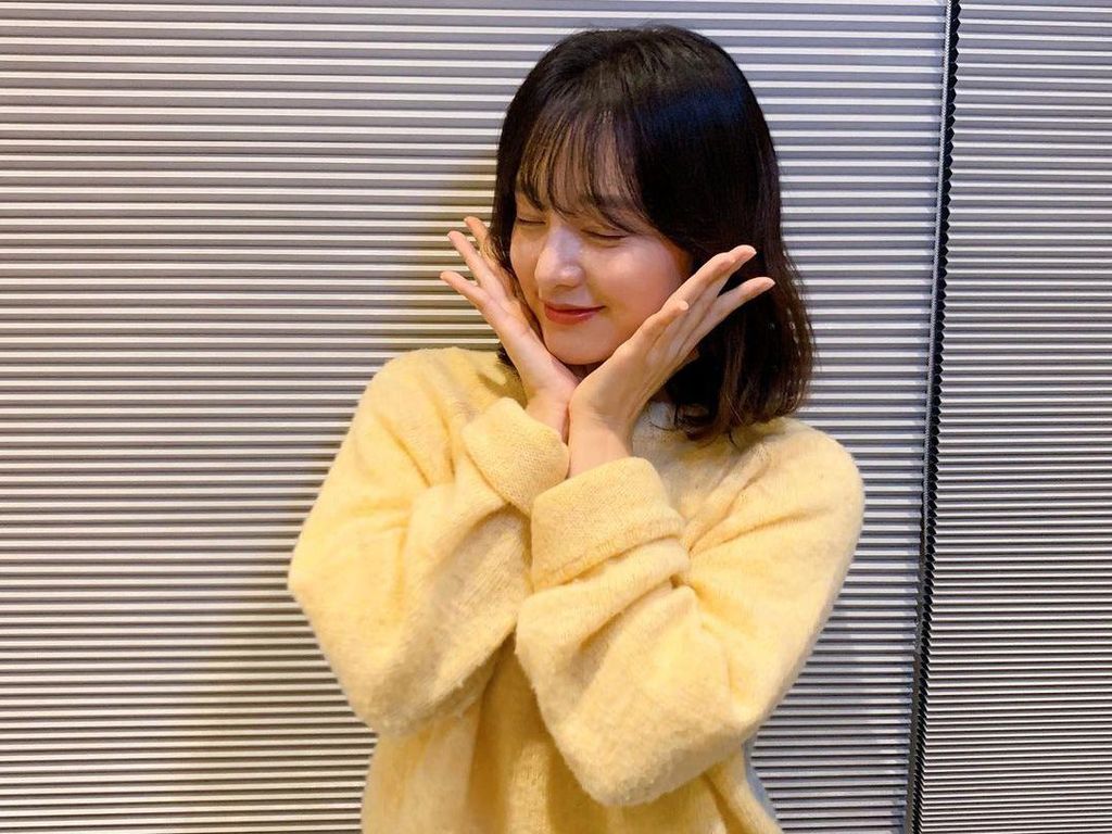 Potret Gemas Kim Ji Won yang Bikin Jatuh Hati Potret Gemas Kim Ji Won yang Bikin Jatuh Hati