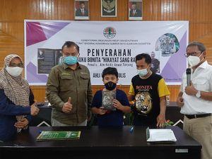 Serahkan Buku Bonita Hikayat Sang Raja kepada Ahli Waris, KLHK: Kami Bangga Serahkan Buku Bonita Hikayat Sang Raja kepada Ahli Waris, KLHK: Kami Bangga