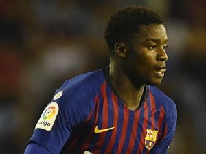 Pemain Barca Ini Absen 9 Bulan Usai Lututnya Hantam Tiang Gawang Pemain Barca Ini Absen 9 Bulan Usai Lututnya Hantam Tiang Gawang