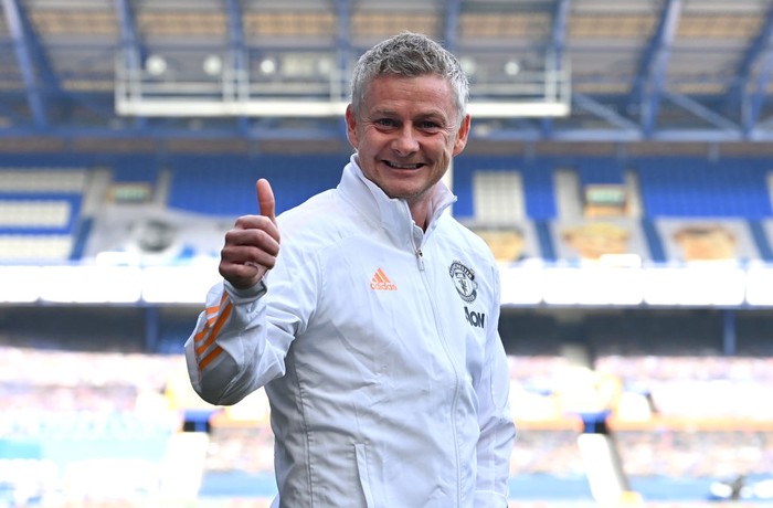 LIVERPOOL, ENGLAND - NOVEMBER 07: Ole Gunnar Solskjaer, Manager of Manchester United looks on prior to the Premier League match between Everton and Manchester United at Goodison Park on November 07, 2020 in Liverpool, England. Sporting stadiums around the UK remain under strict restrictions due to the Coronavirus Pandemic as Government social distancing laws prohibit fans inside venues resulting in games being played behind closed doors. (Photo by Paul Ellis - Pool/Getty Images)