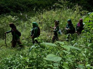 Potret Perempuan Penjaga Hutan Aceh