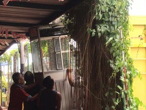 Rest Area Km 50 Tol Japek Tutup Dipasangi Traffic Cone, Pedagang Mulai Berbenah