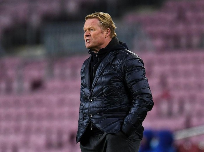 BARCELONA, SPAIN - DECEMBER 08: Head coach Ronald Koeman of FC Barcelona reacts during the UEFA Champions League Group G stage match between FC Barcelona and Juventus at Camp Nou on December 08, 2020 in Barcelona, Spain. Sporting stadiums around Spain remain under strict restrictions due to the Coronavirus Pandemic as Government social distancing laws prohibit fans inside venues resulting in games being played behind closed doors. (Photo by David Ramos/Getty Images)