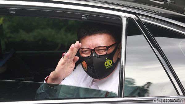 Potret Menteri PANRB Usai Hadiri Perjanjian Laporan Korupsi