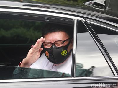 Potret Menteri PANRB Usai Hadiri Perjanjian Laporan Korupsi