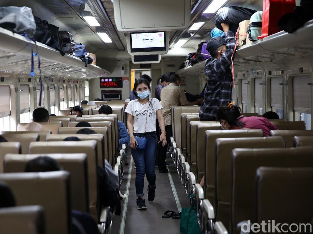 KAI Daop 1 Siapkan 231.814 Kursi di Masa Libur Natal dan Tahun Baru KAI Daop 1 Siapkan 231.814 Kursi di Masa Libur Natal dan Tahun Baru