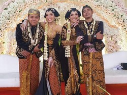 Viral Momen Lucu Anak Kembar Nikah Bareng, Pengantin Pria Salah Pilih Istri